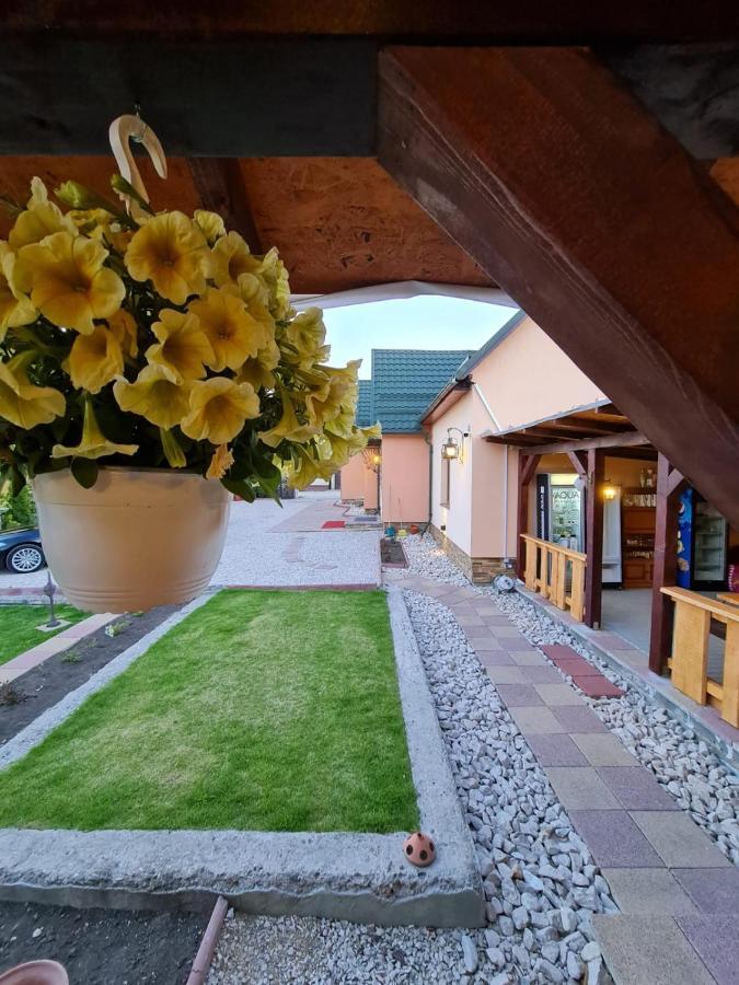 Pensiunea Brazi Turda Ngoại thất bức ảnh